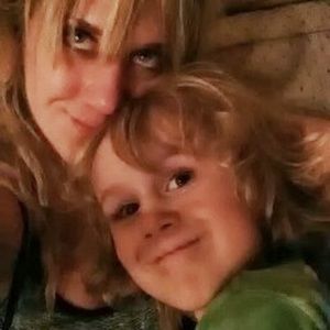 Meet your Posher, Lara